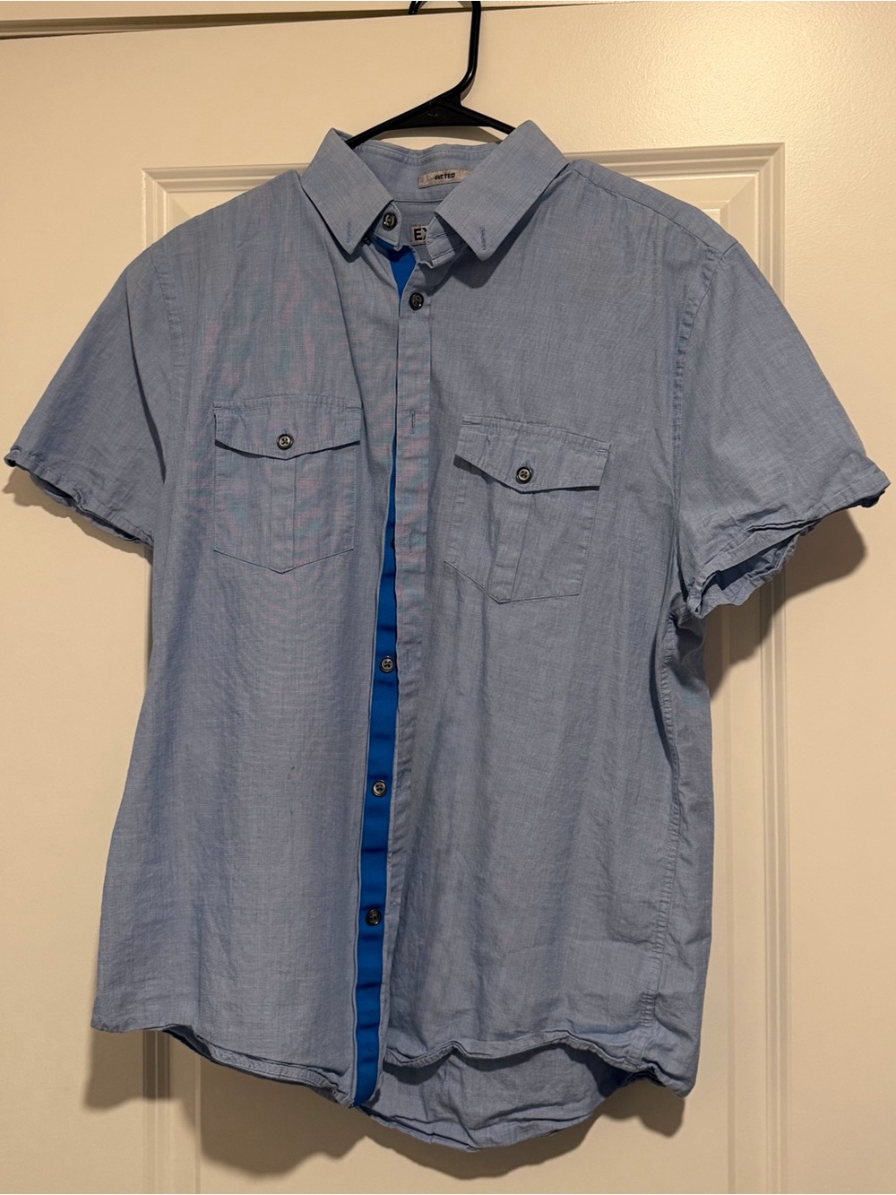 Express Light Blue Short-Sleeve Button-Down Shirt with Chest Pockets